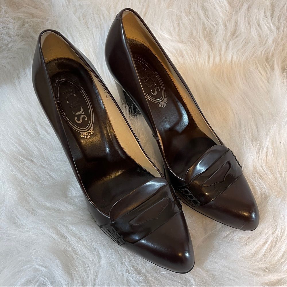 TODS LOAFER STYLE LEATHER HEELS